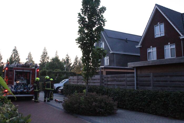 Omgeving ontruimd door brand in tuinhuis