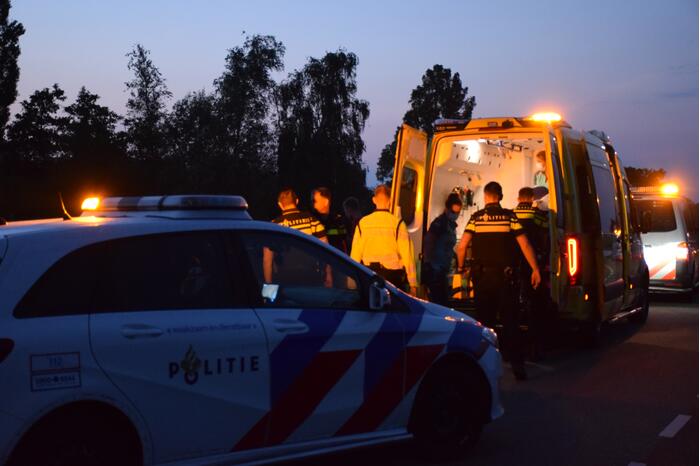 Motorrijder flink gewond na hobbel in asfalt