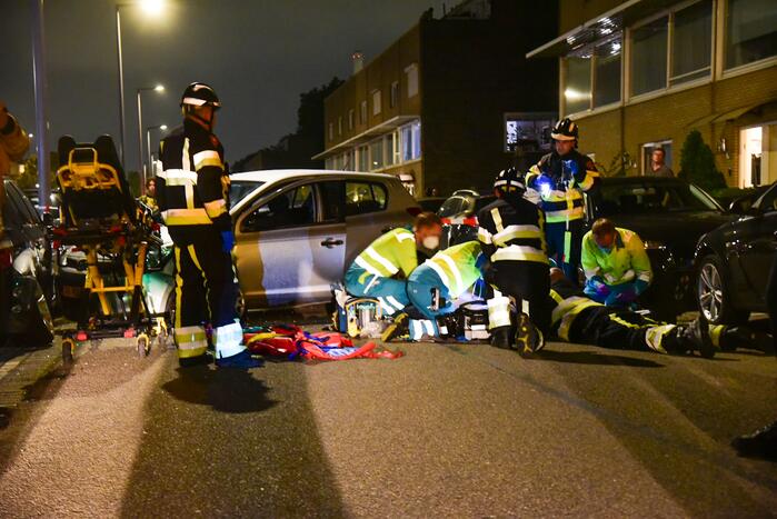 Man zwaargewond bij auto ongeluk