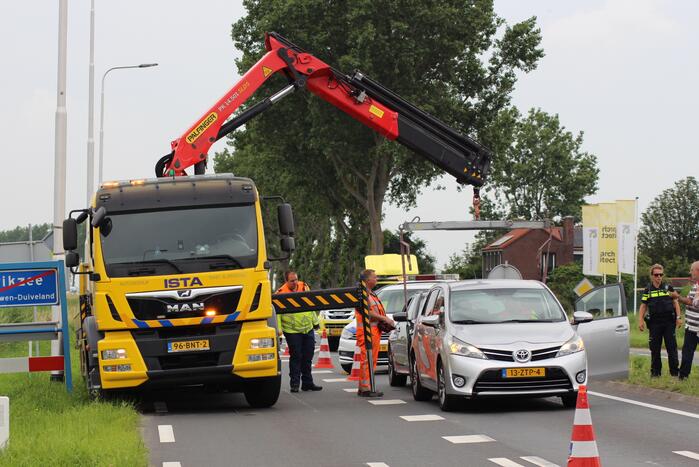 Rijstrook afgesloten na kop-staart botsing