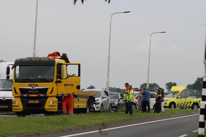 Rijstrook afgesloten na kop-staart botsing