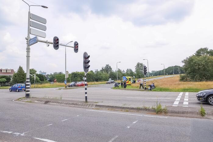 Lesmotorrijder gaat hard onderuit