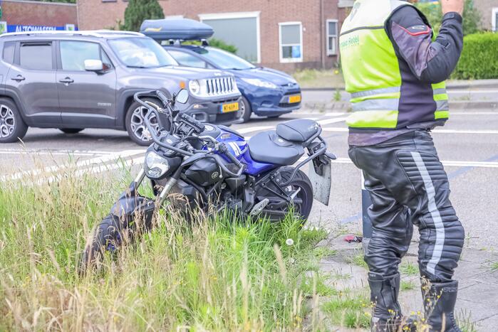 Lesmotorrijder gaat hard onderuit