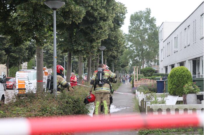Brand in keuken slaat door naar dak