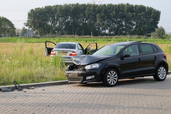 Een gewonde bij ongeval tussen twee auto's