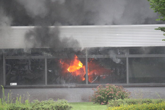 Grote uitslaande brand bij Groenland Kip