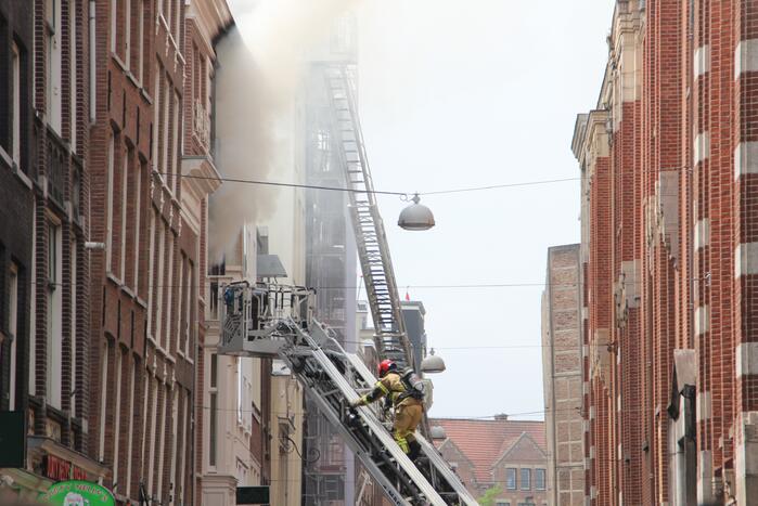 Acht gewonden bij grote brand in hotel Winston