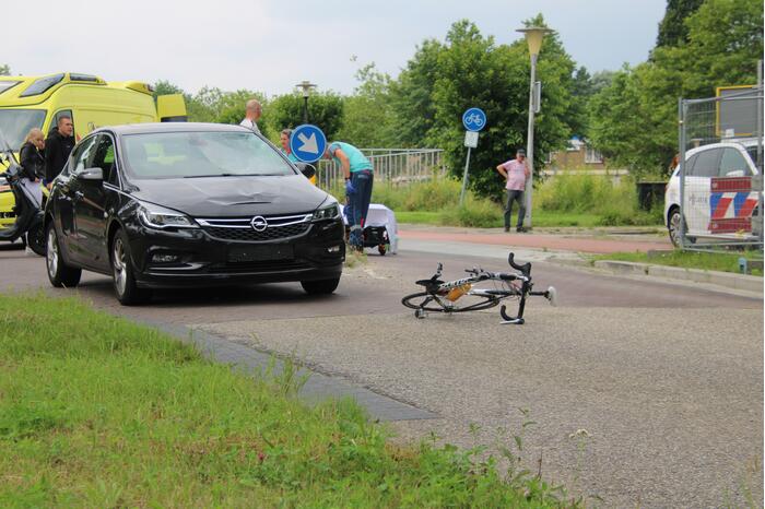 Wielrenner gewond bij ongeval met personenauto
