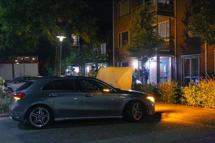 Persoon zwaargewond door incident op straat