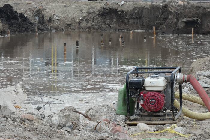 Waterleiding geraakt bij sloopwerkzaamheden bouwterrein