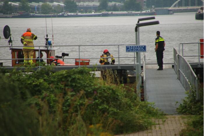 Brand in machinekamer van binnenvaartschip
