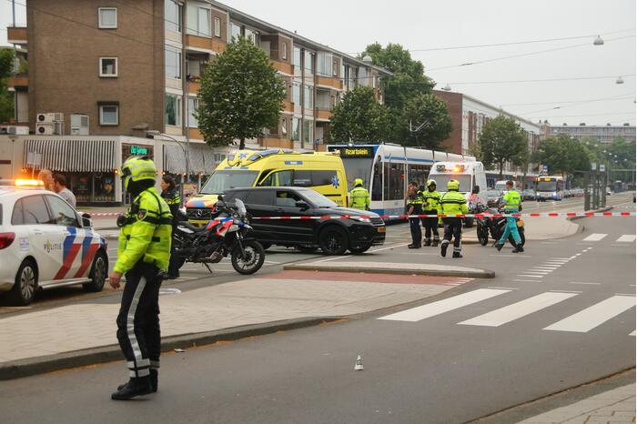 Motorrijder gewond bij botsing met Range Rover