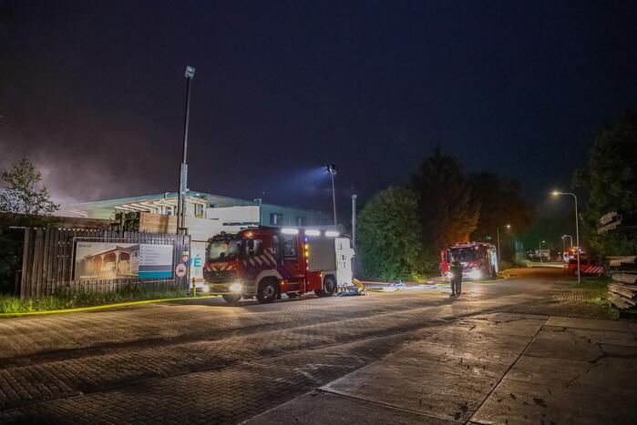 Brand in loods op bedrijventerrein