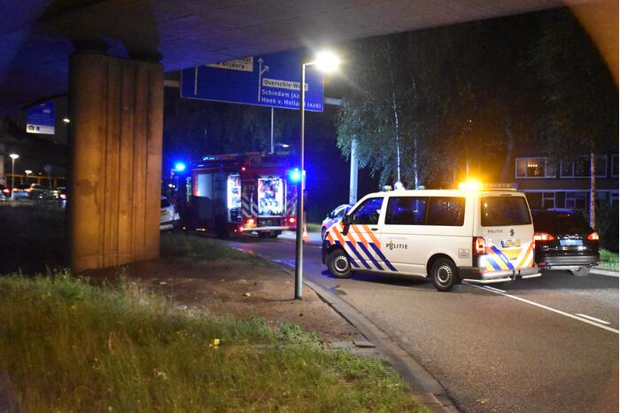 Auto vliegt in brand na aanrijding met ANWB portaal