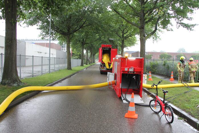 Zeer grote brand in bedrijfspand