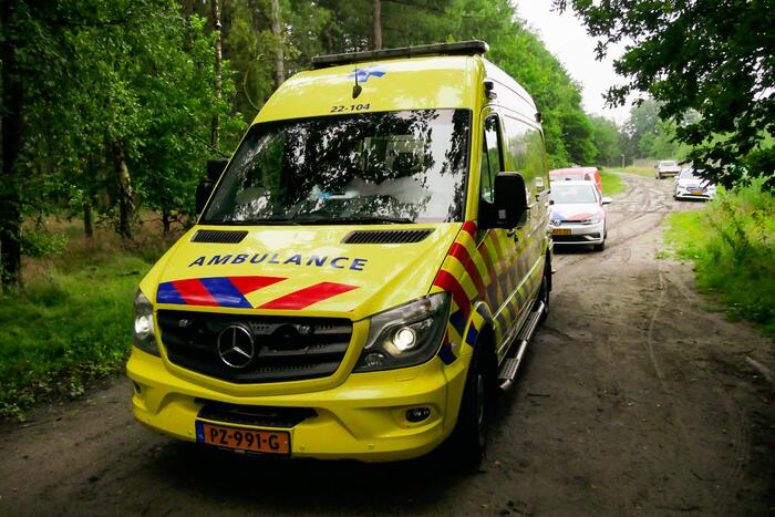 Persoon gewond tijdens illegaal crossen in bos