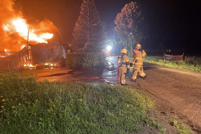 Kalven gered bij grote brand