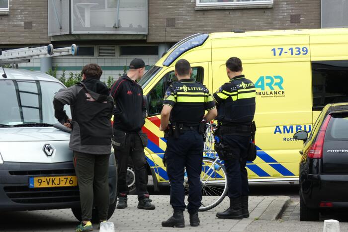 Fietser gewond bij botsing met bestelbus