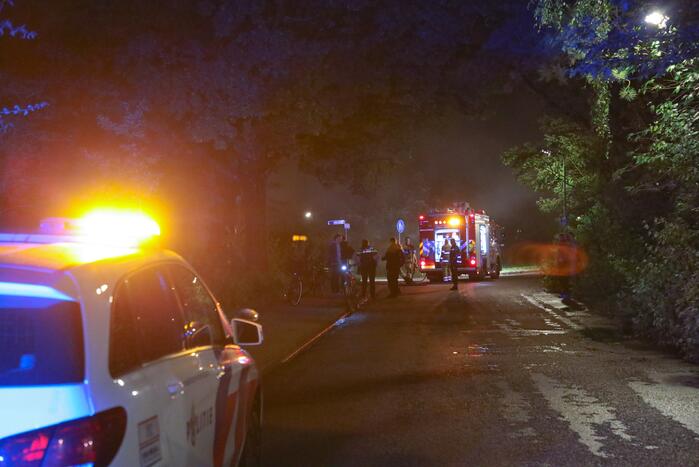 Brandweer blust brand in huisje van softbal vereniging Quick