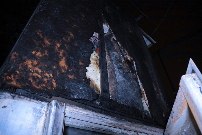 Brandweer blust brand in huisje van softbal vereniging Quick