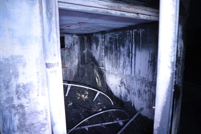 Brandweer blust brand in huisje van softbal vereniging Quick