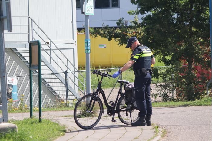 Fietsster loopt ernstig hoofdletsel op bij botsing
