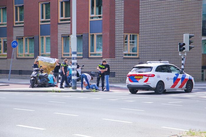 Scooterrijders botsen op fietspad