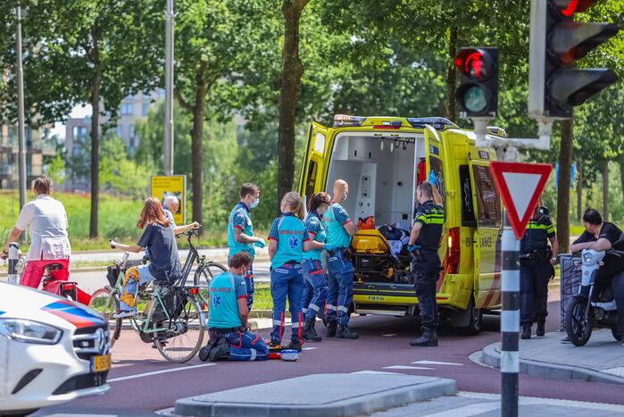 Scooterrijders botsen op fietspad