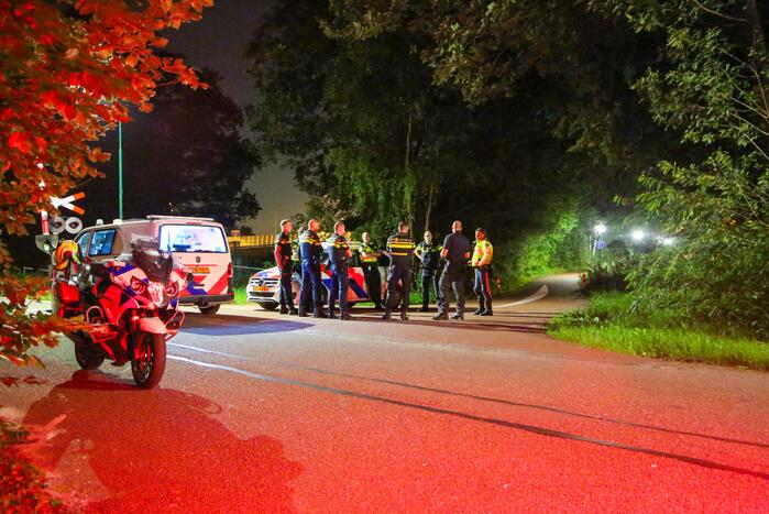 Politie zoekt naar vermist minderjarig meisje in bos