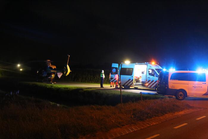 Meerdere gewonden bij botsing tegen boom