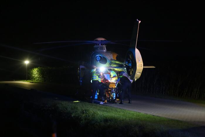 Meerdere gewonden bij botsing tegen boom