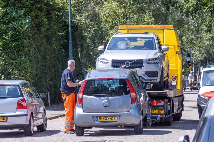 Auto's botsen op kruising