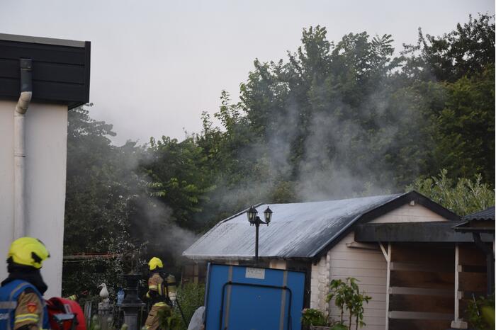 Schuur volledig in brand door accu e-bike