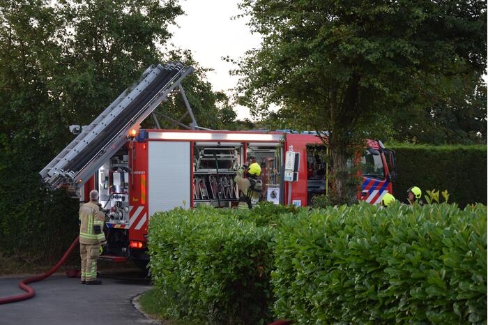 Schuur volledig in brand door accu e-bike