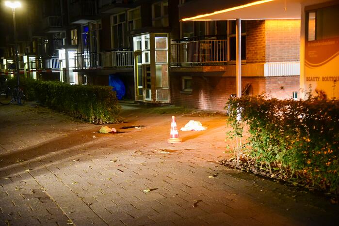 Man zwaargewond na schietpartij op straat