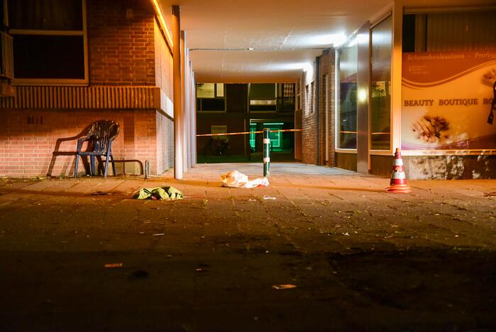 Man zwaargewond na schietpartij op straat
