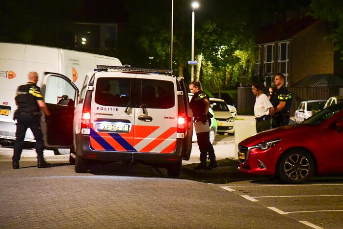 Man zwaargewond na schietpartij op straat