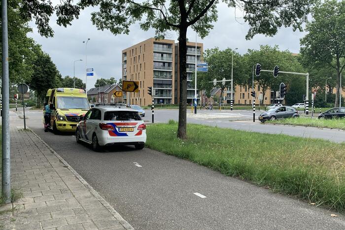 Scooterrijder gaat er vandoor na botsing met fietser