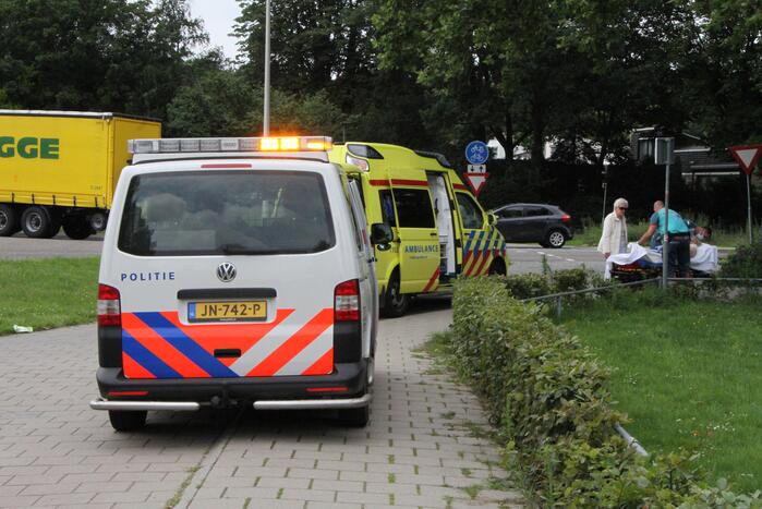 Vrouw raakt gewond op oversteekplaats