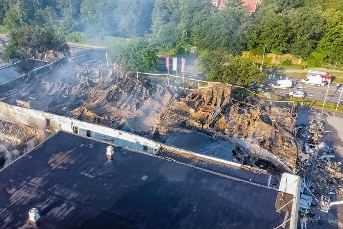 Miljoenenschade na verwoestende brand