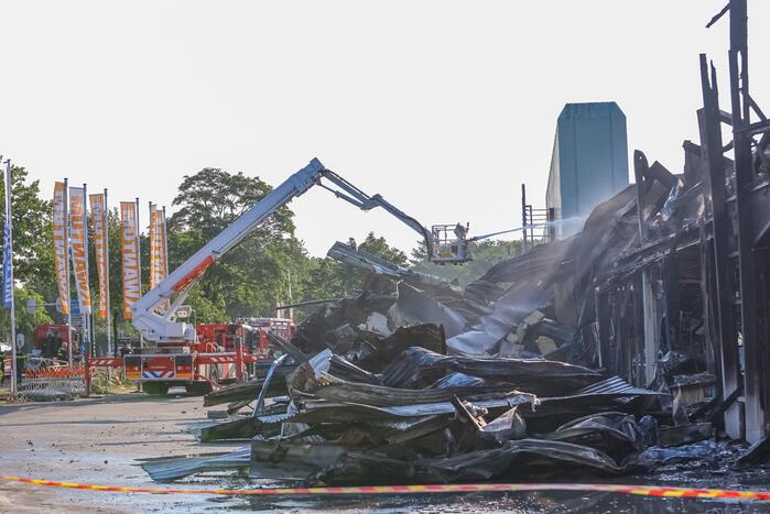 Miljoenenschade na verwoestende brand