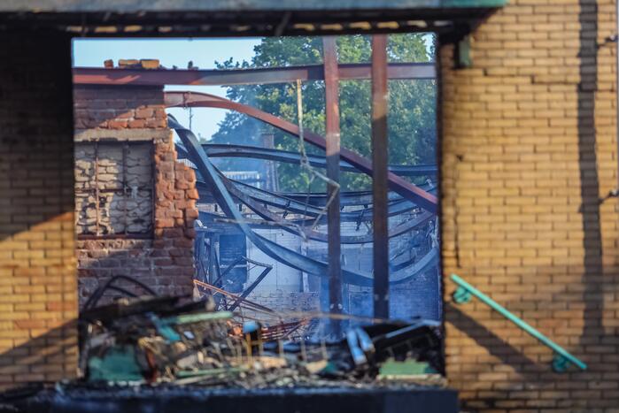 Miljoenenschade na verwoestende brand