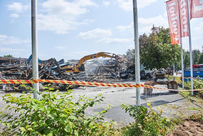 Miljoenenschade na verwoestende brand