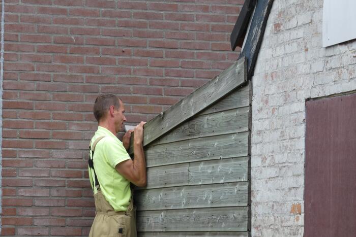 Kitten kiest het hazenpad bij reddingspoging