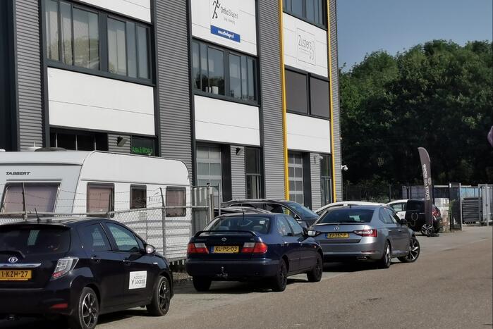 Politie en FIOD doen inval in bedrijfspand