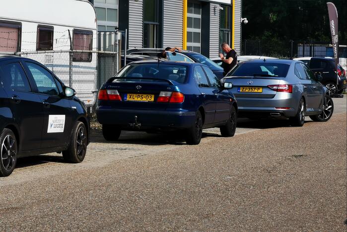 Politie en FIOD doen inval in bedrijfspand