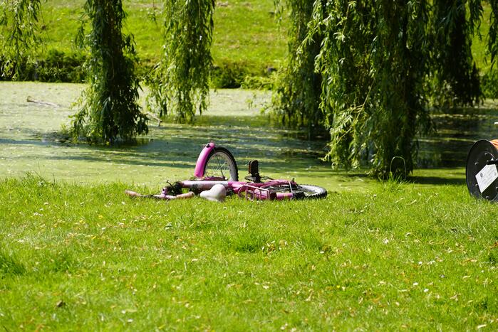 Duikers ingezet na achtergelaten kinderfiets langs waterkant