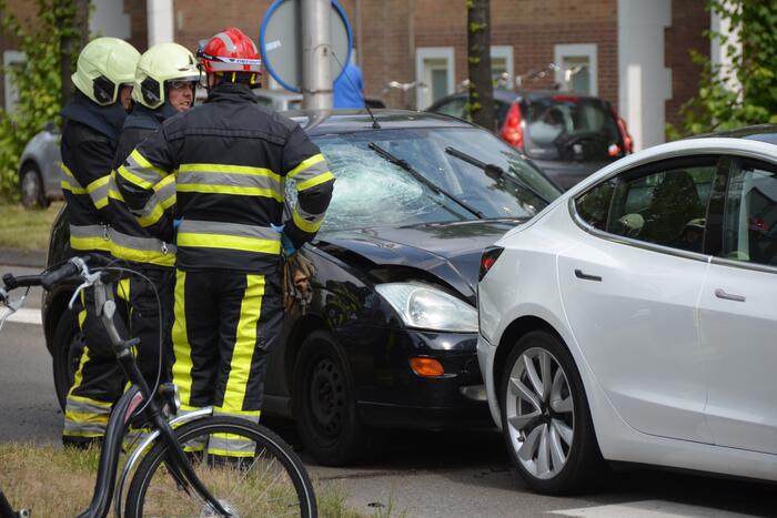 Kop-staart botsing bij oversteekplaats in Potmargezone