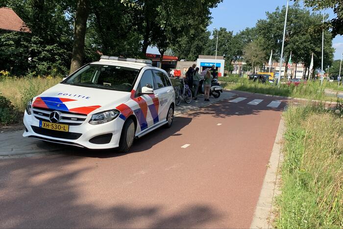 Automobilist rijdt door na ongeval met scooter