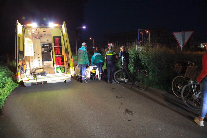 Brommerrijder belandt in sloot